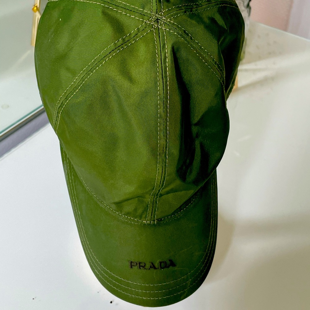Prada 🧢